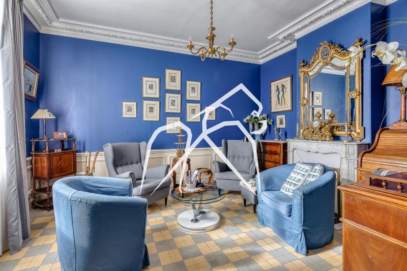 Maison ancienne - 200 m² - 7 pièces