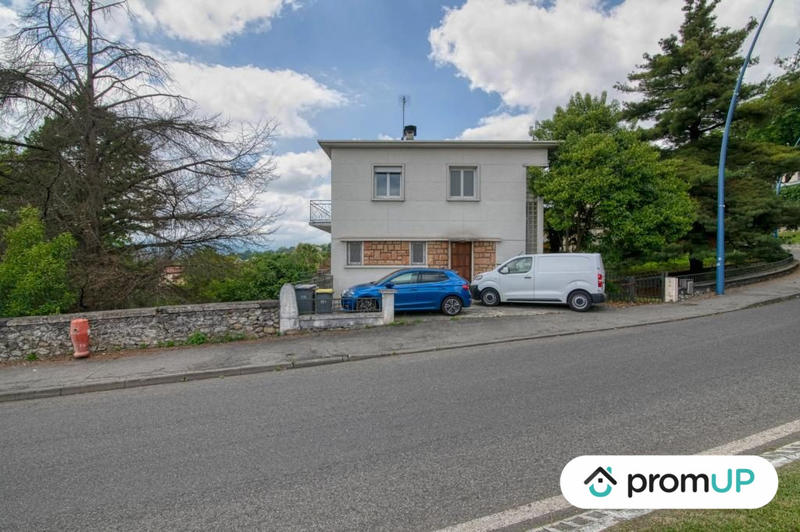 Maison - 180 m² - 5 pièces