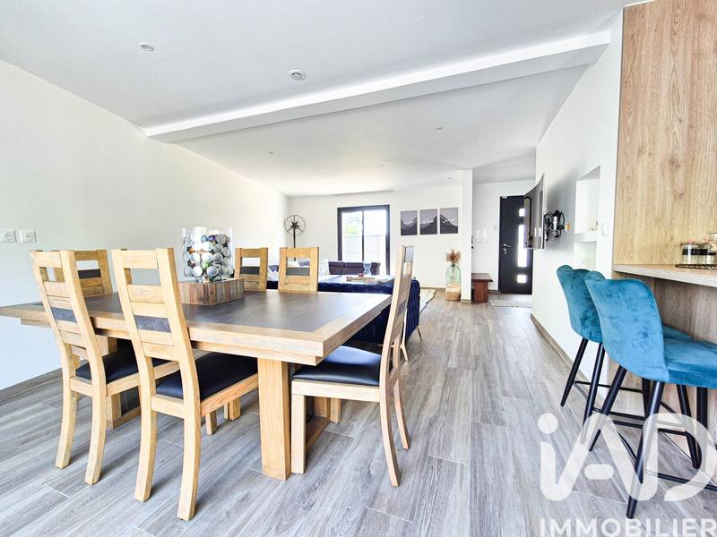 Maison - 180 m² - 7 pièces