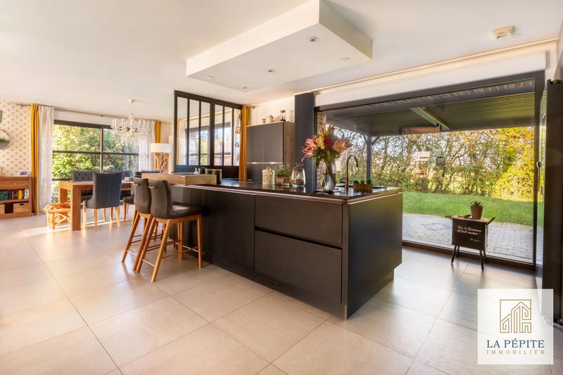 Maison - 138 m² - 5 pièces