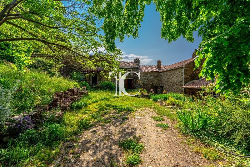 Maison - 205 m² - 8 pièces