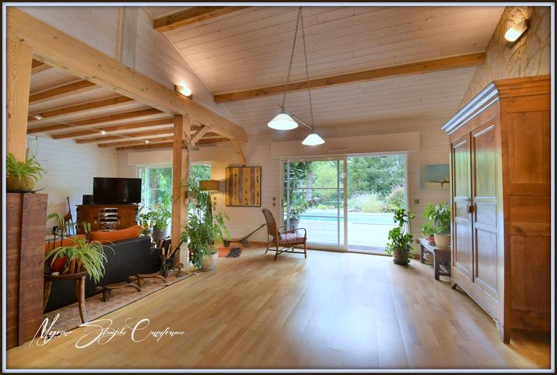 Propriété - 240 m² - 5 pièces