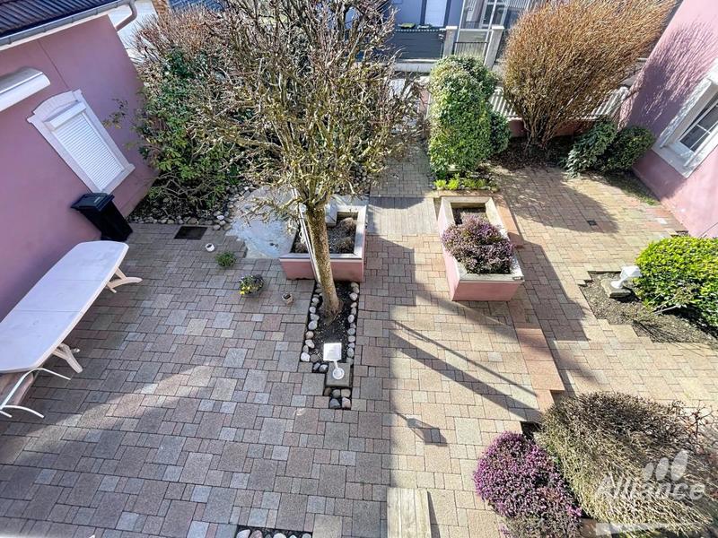 Propriété - 246 m² - 10 pièces