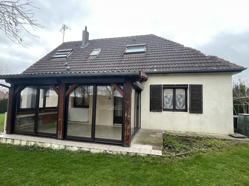 Maison traditionnelle - 137 m² - 6 pièces