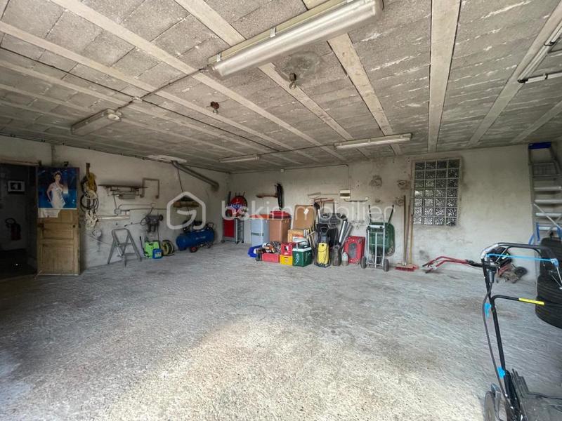 Maison - 300 m² - 10 pièces