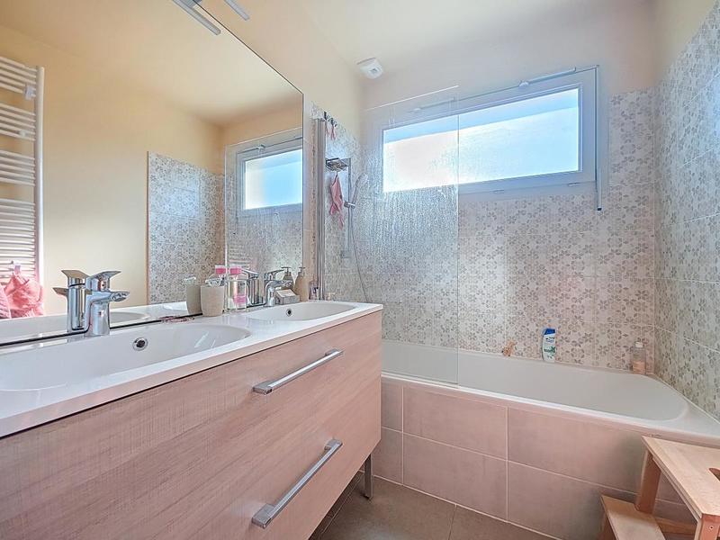 Maison - 104 m² - 5 pièces