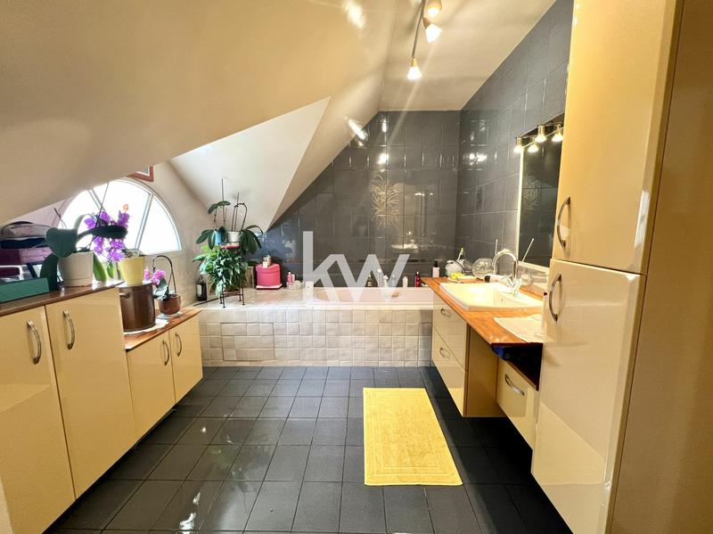 Maison - 135 m² - 6 pièces