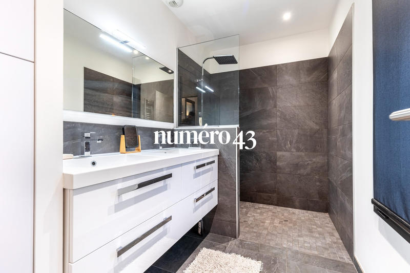 Maison contemporaine - 152 m² - 6 pièces