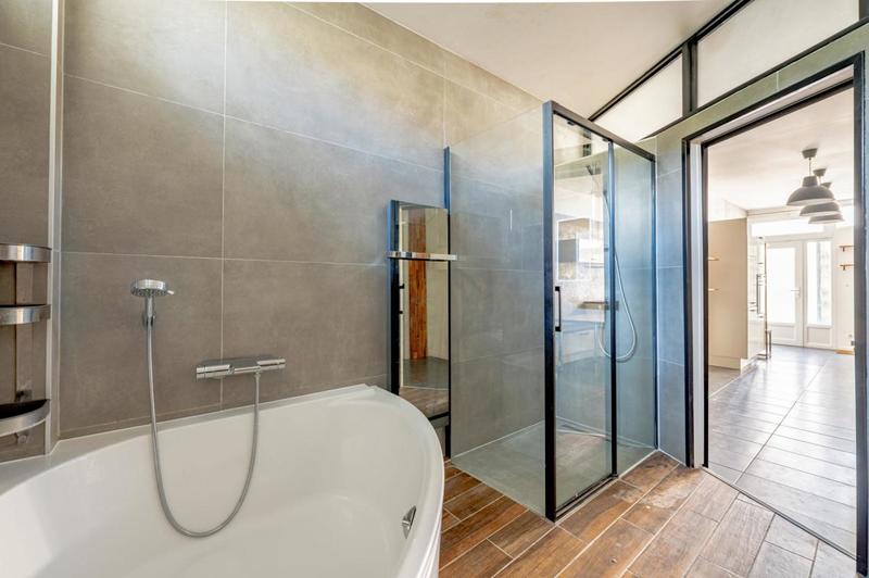 Loft - 107 m² - 5 pièces