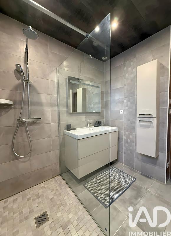 Maison - 209 m² - 6 pièces