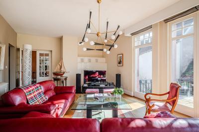 Maison - 500 m² - 9 pièces