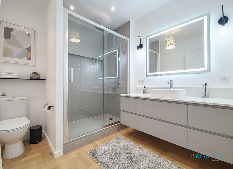 Appartement - 80 m² - 4 pièces