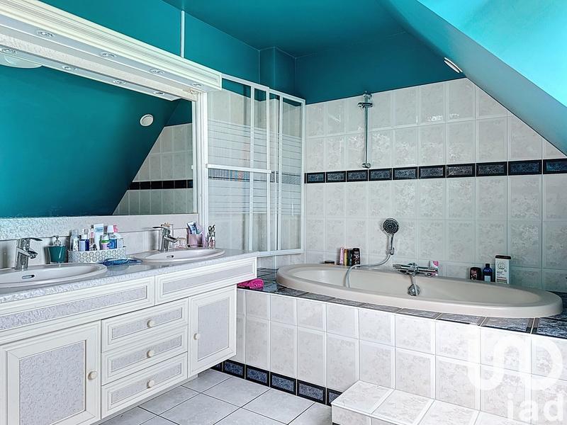 Maison - 192 m² - 9 pièces