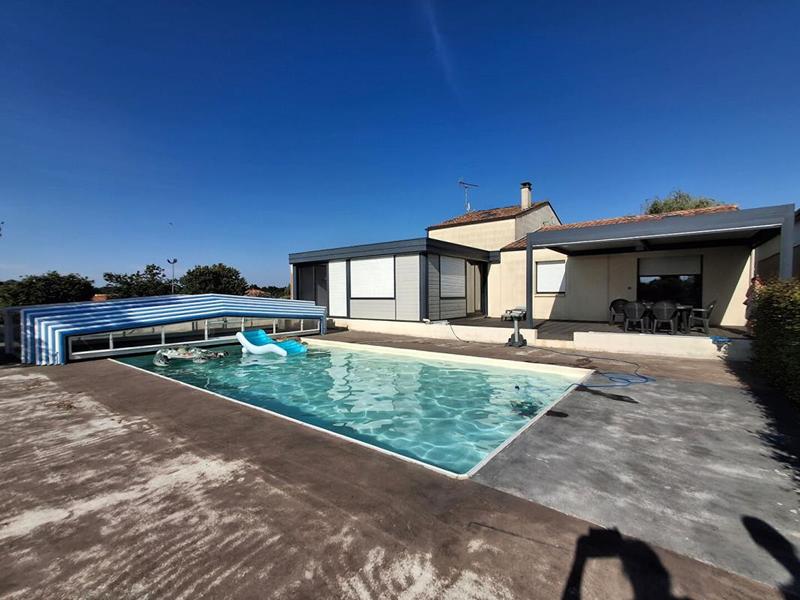 Maison - 202 m² - 7 pièces