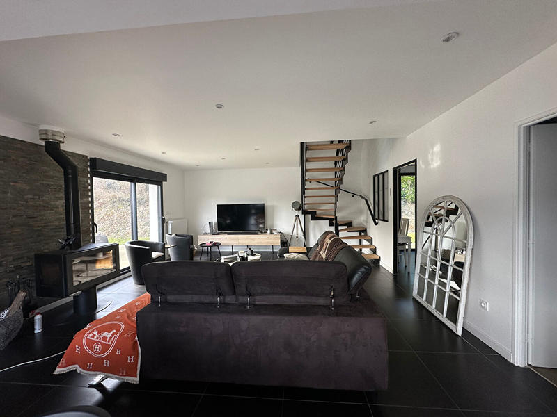 Maison - 380 m² - 7 pièces