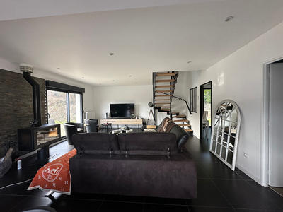 Maison - 380 m² - 7 pièces