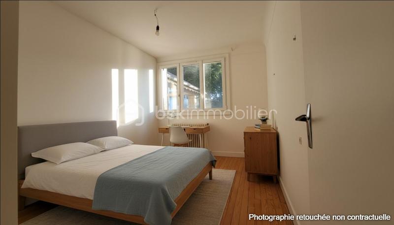 Maison - 230 m² - 10 pièces