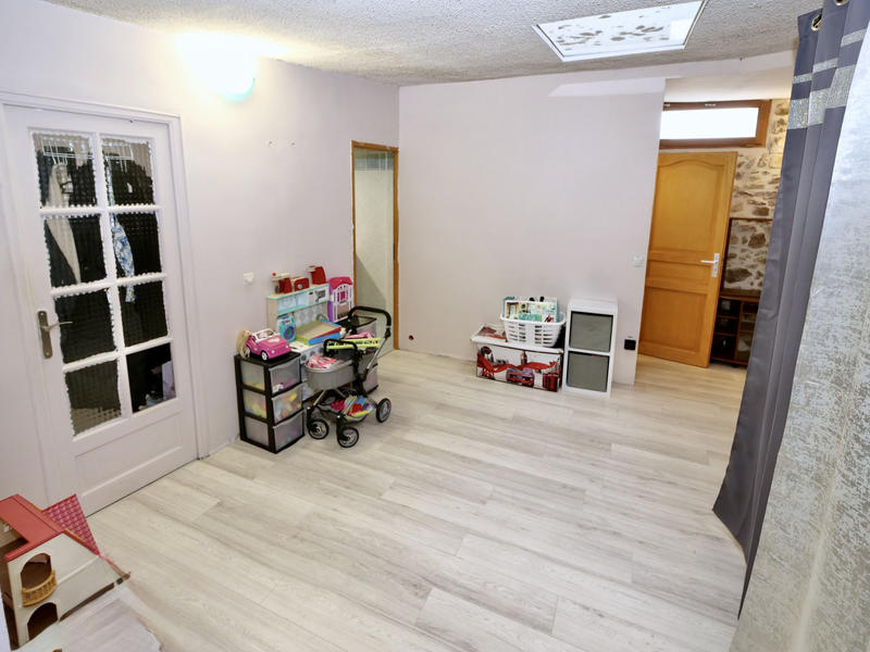 Maison - 184 m² - 9 pièces