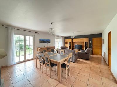 Maison - 236 m² - 5 pièces