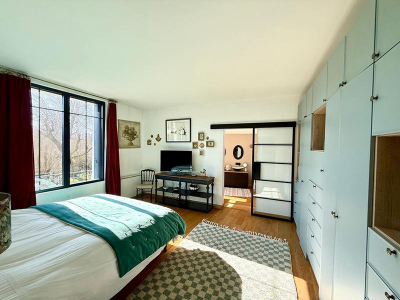 Maison - 250 m² - 8 pièces