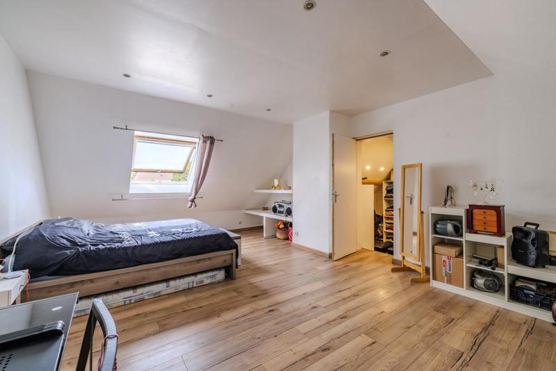 Maison - 143 m² - 7 pièces