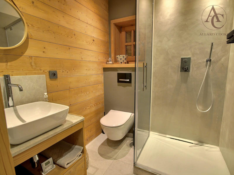 Châlet - 252 m² - 8 pièces