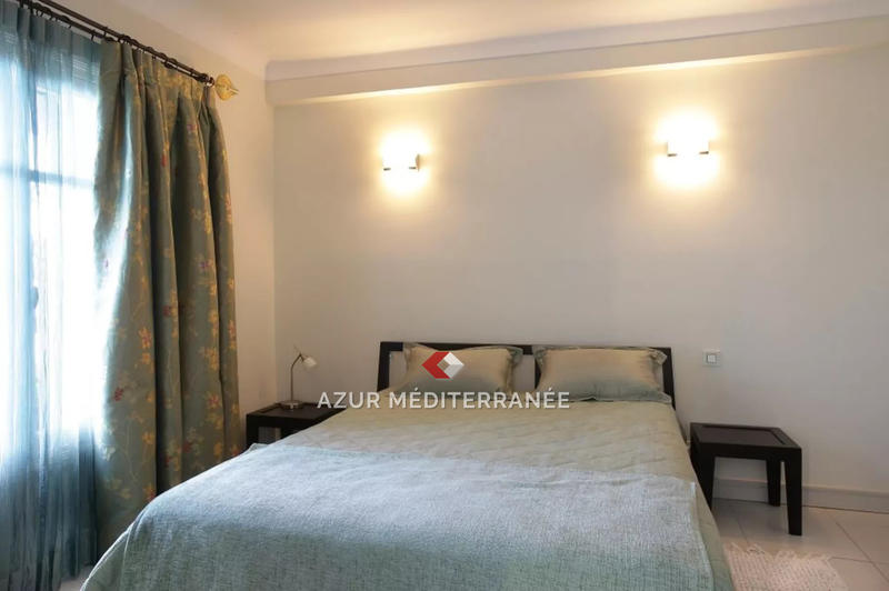 Villa - 298 m² - 6 pièces