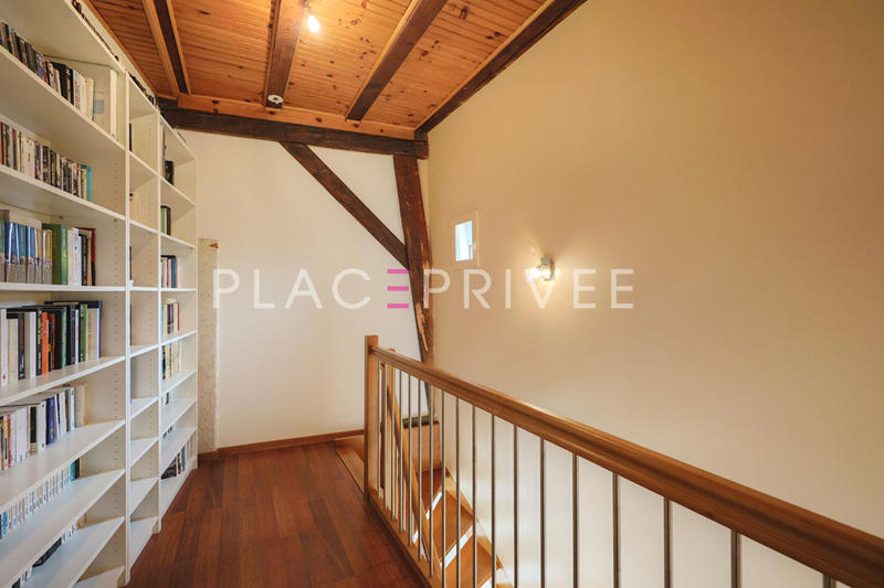 Appartement - 151 m² - 7 pièces