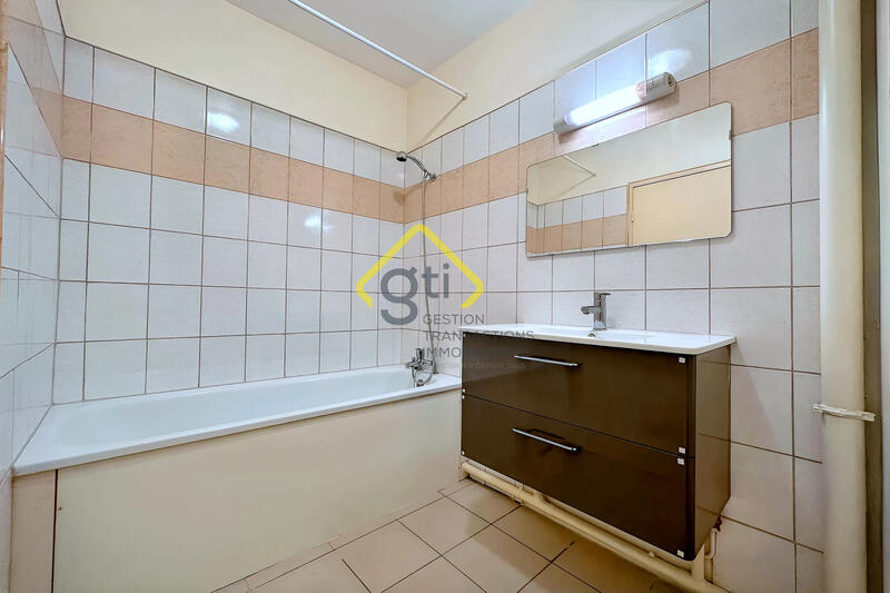 Appartement - 88 m² - 5 pièces