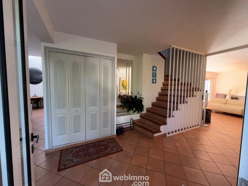 Villa - 220 m² - 10 pièces