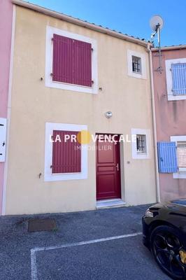 Maison traditionnelle - 92 m² - 4 pièces