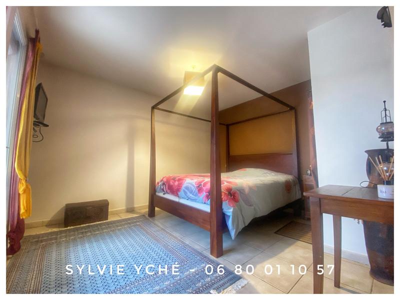 Villa - 152 m² - 6 pièces