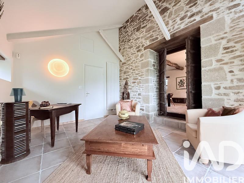 Maison - 367 m² - 11 pièces