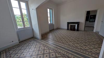 Maison - 204 m² - 8 pièces