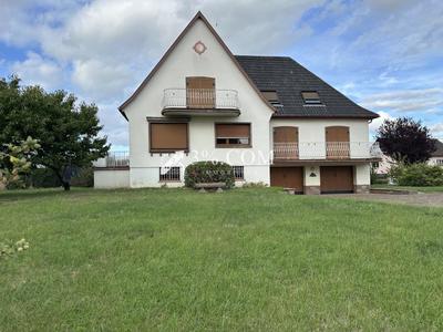 Maison - 200 m² - 8 pièces