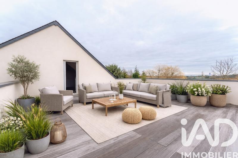 Maison - 240 m² - 8 pièces