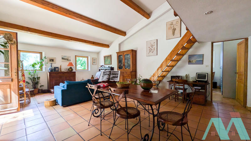 Maison - 181 m² - 7 pièces