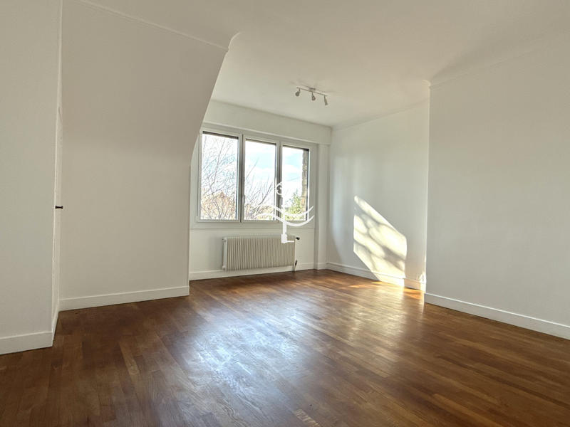 Maison - 219 m² - 7 pièces