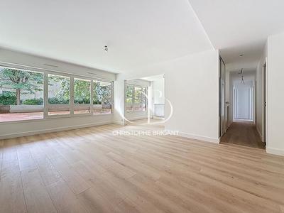 Appartement - 96 m² - 5 pièces