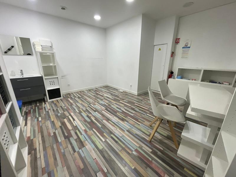 Local d'activités - 18 m² - 2 pièces