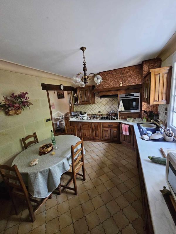 Propriété - 190 m² - 6 pièces