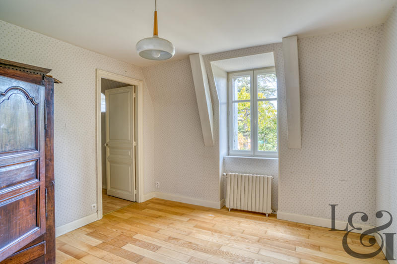 Maison - 281 m² - 10 pièces