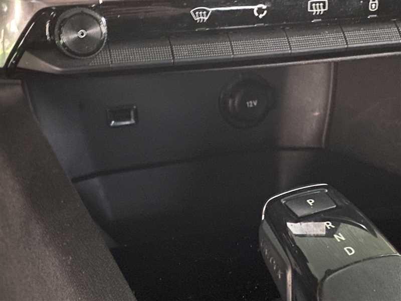 Peugeot 3008 1.5 BlueHDI 130 Eat8 Active Business