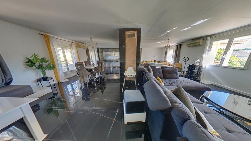 Maison - 254 m² - 7 pièces