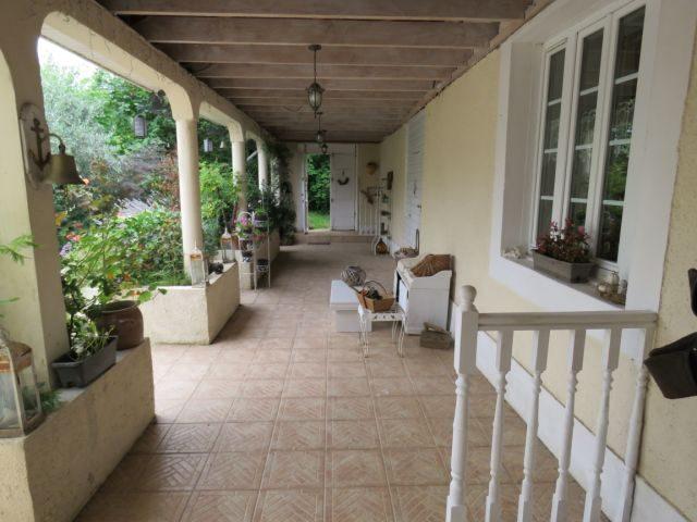 Maison - 384 m² - 17 pièces