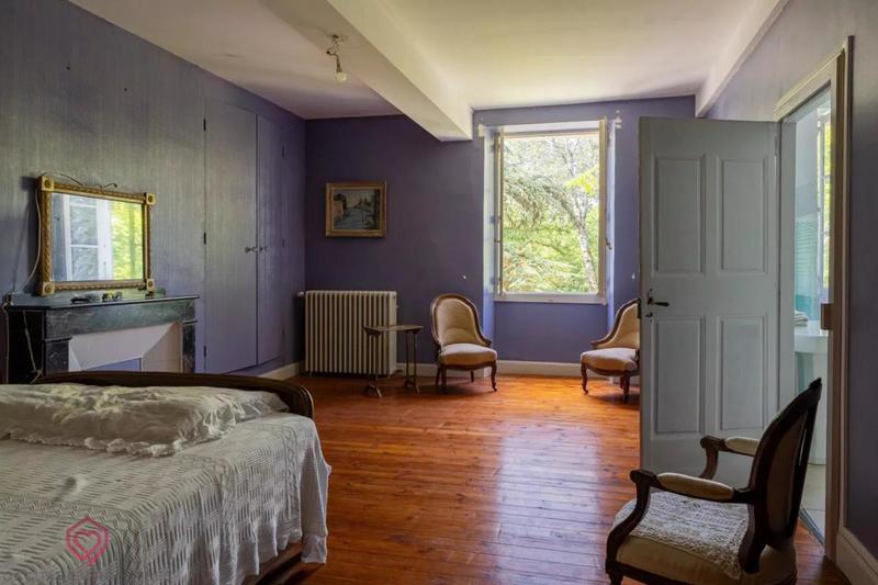 Maison de maîtres - 409 m² - 13 pièces