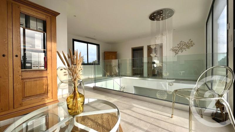 Villa - 169 m² - 5 pièces