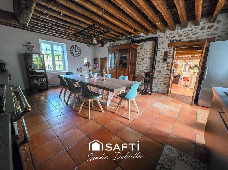 Propriété - 195 m² - 6 pièces