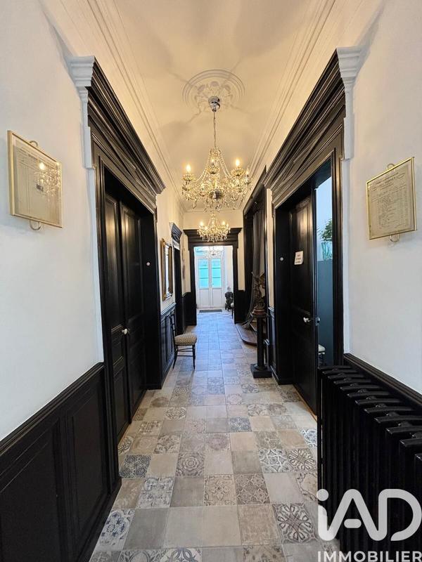 Maison - 309 m² - 11 pièces