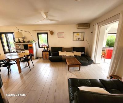 Maison - 220 m² - 8 pièces